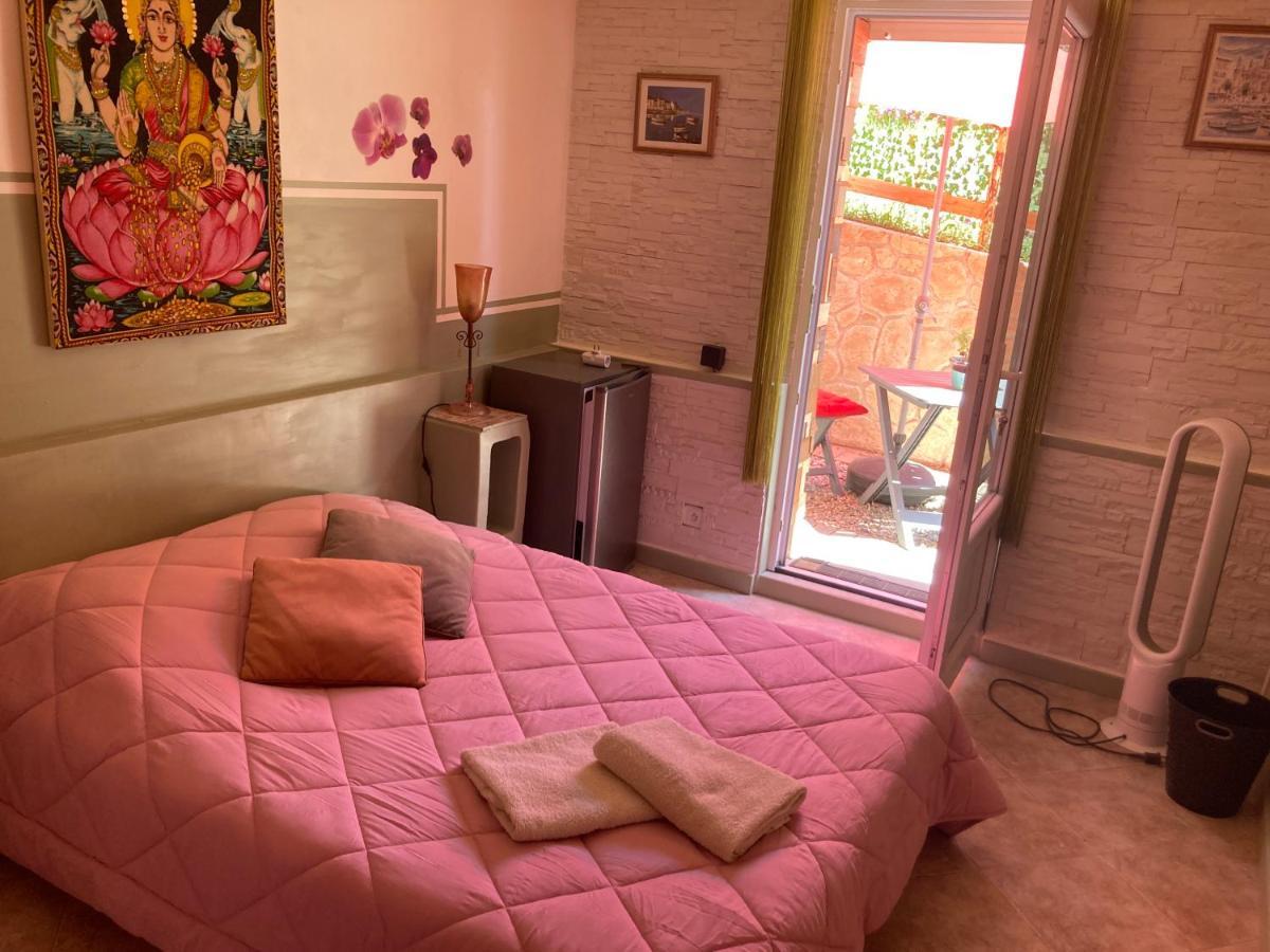 Chambre Double Avec Salle De Bain Privee 莫纳奇亚道勒内 外观 照片